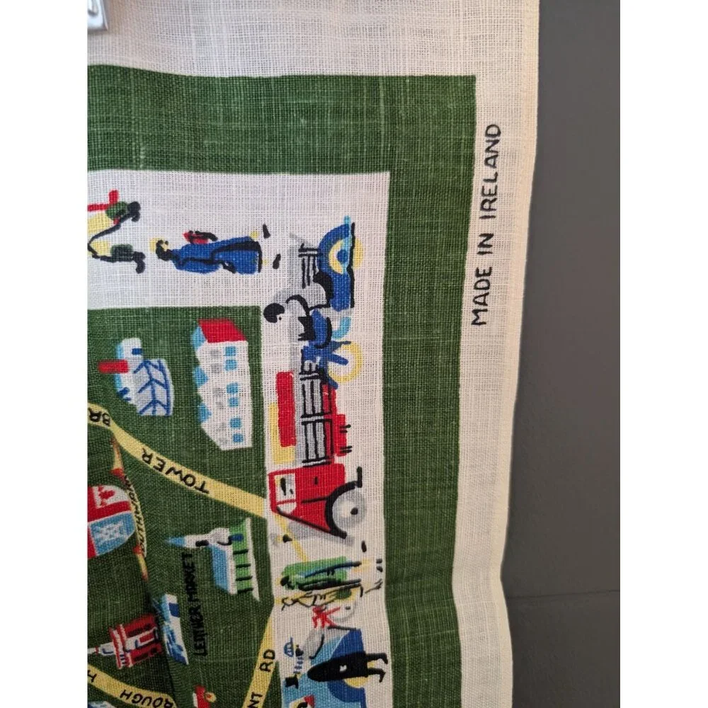 Vintage Mid Century Irish Linen Souvenir Tea Towel - Picture Map of London‎